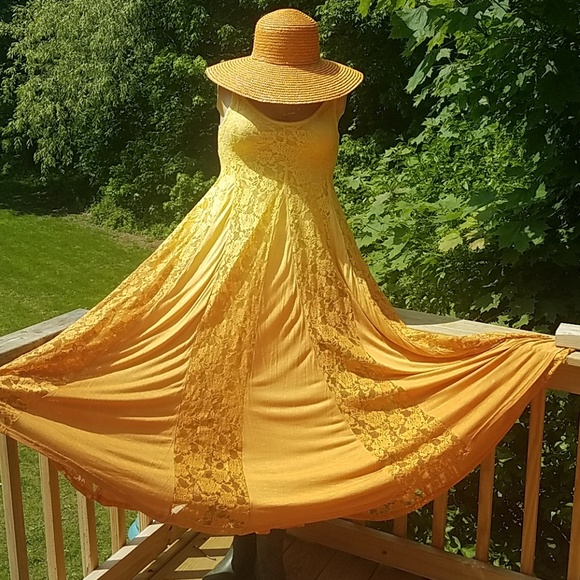 Indigo Thread Co Dresses & Skirts - Stunming melon and pale yellow ombre maxi